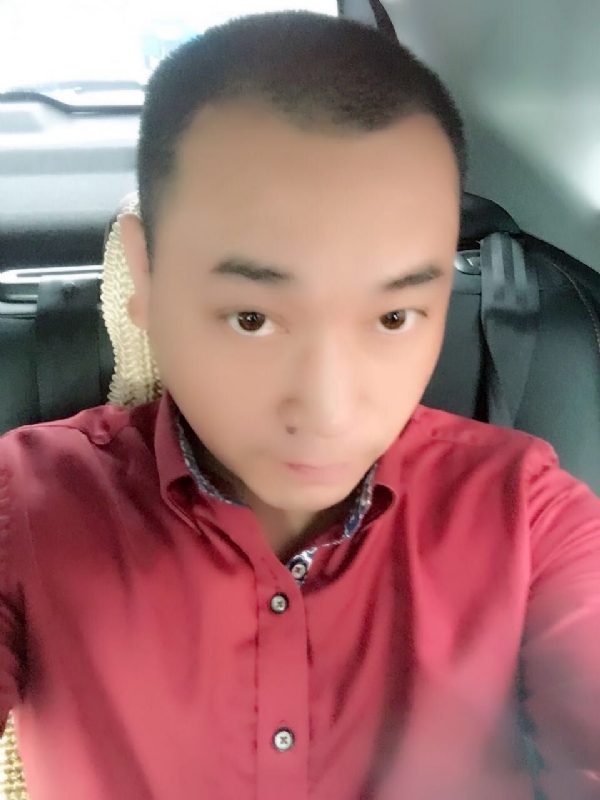 在一个路口等的第一张照片--上海残疾人相亲网
